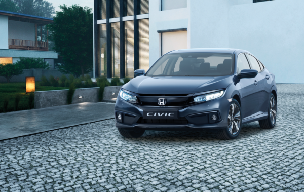 К нам на тест попала новая Хонда Сивик. Смелый фастбэк щеголяет новой начинкой, но хватает ли Сивику двигателя 1.6 — смотрите в нашем тесте.