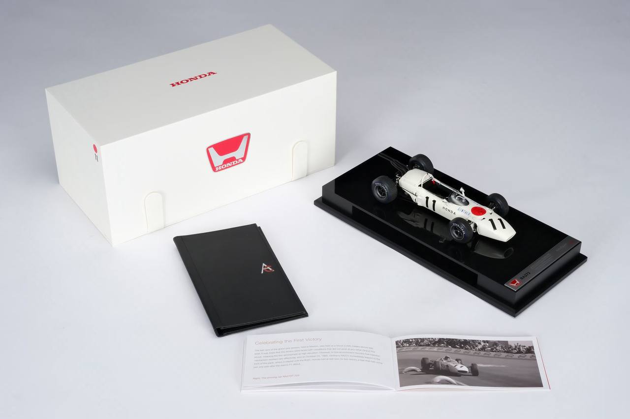 Один з найбільш знакових автомобілів Honda у масштабах 1:18 та 1:8